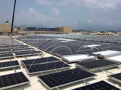 Topfence : innovation leader en matière de systèmes de montage solaire sur toit et de solutions durables
        