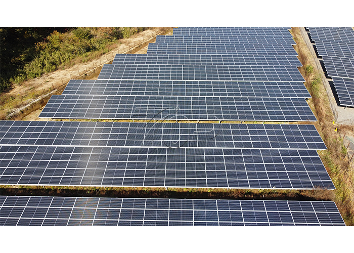 Système d'énergie solaire au sol de 1,3 MW au Japon