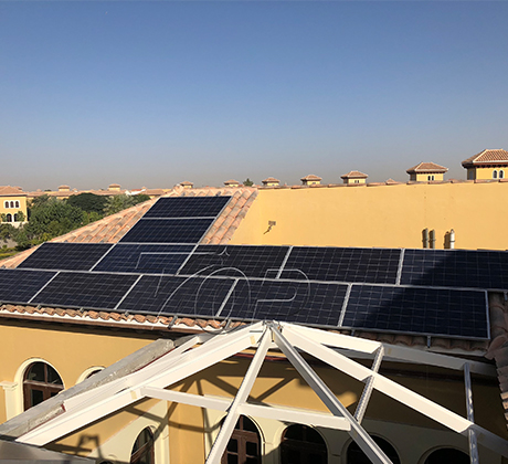 Système de montage solaire sur toit de tuiles 6KW à Dubaï